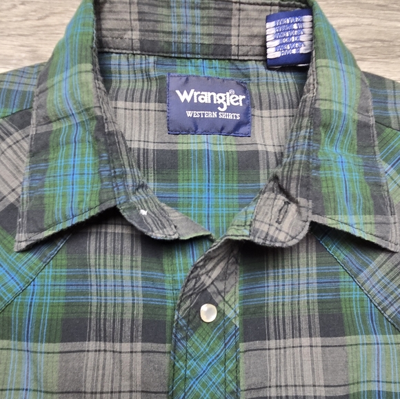 Men’s Wrangler Pearl Snap Short Sleeve Button Down - Picture 3 of 6